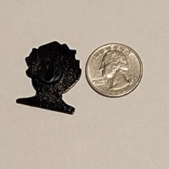 Demon Slayer: Kimetsu no Yaiba Zenitsu Agatsuma Screaming Face Enamel Pin - Picture 5 of 5